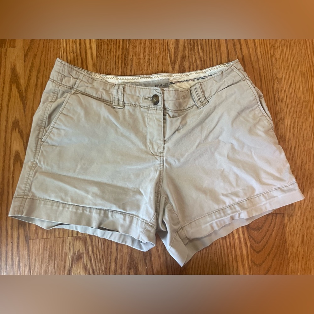 Old Navy khaki shorts size 2